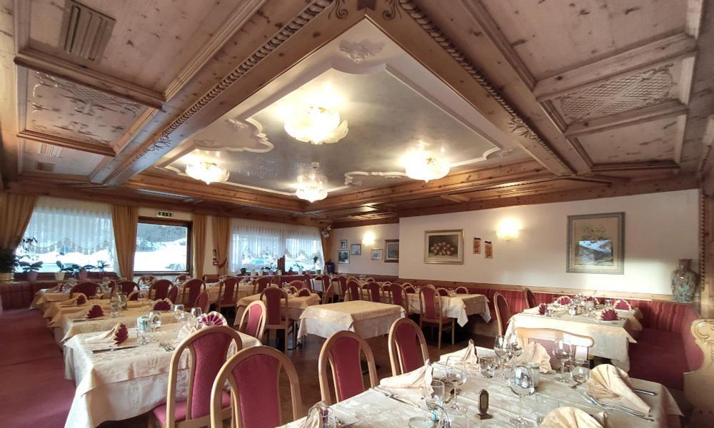 Hotel Flora Alpina Кампителло-ди-Фасса Экстерьер фото