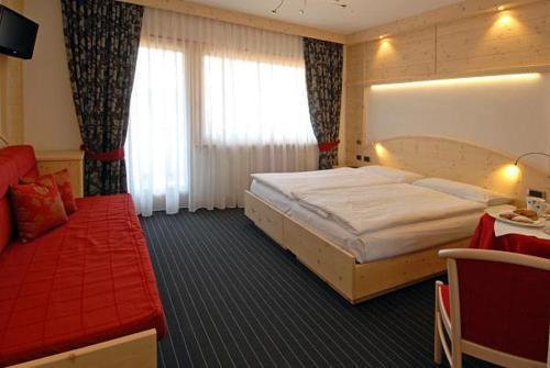 Hotel Flora Alpina Кампителло-ди-Фасса Экстерьер фото