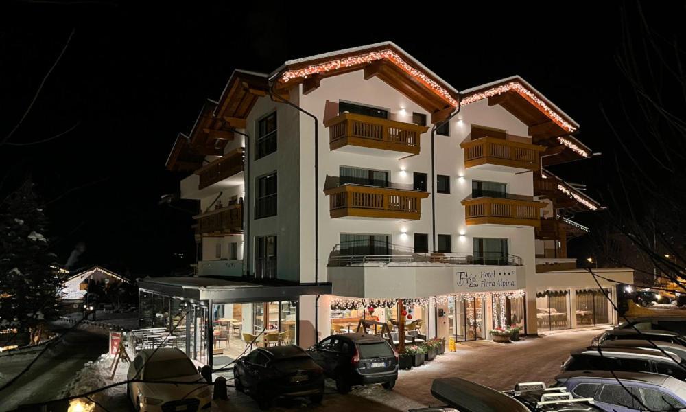 Hotel Flora Alpina Кампителло-ди-Фасса Экстерьер фото