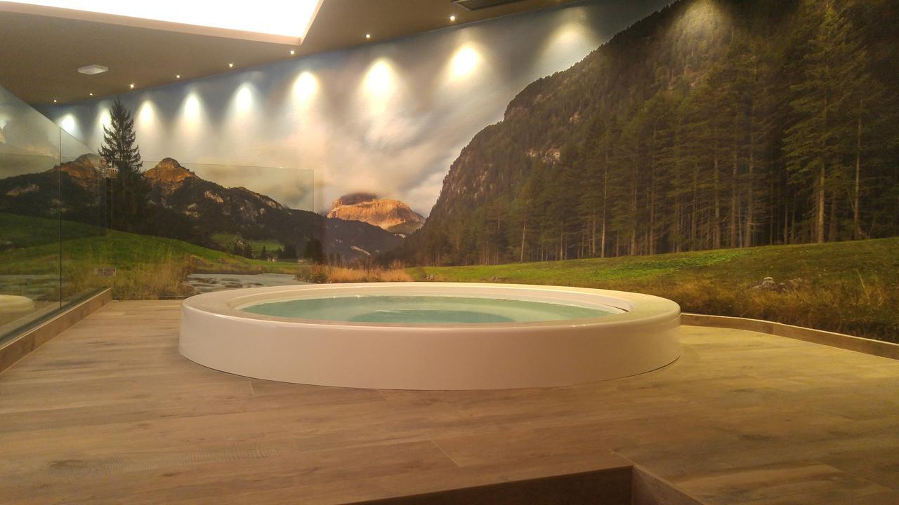 Hotel Flora Alpina Кампителло-ди-Фасса Экстерьер фото